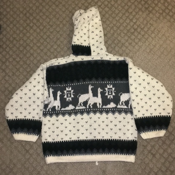 Alpaca Sweater - Picture 5 of 8